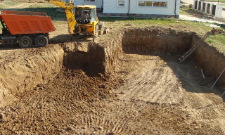 Рытье котлованов под фундамент в Александрове – цена от 2625 руб. за м3 | 2Землекопа-Лкн